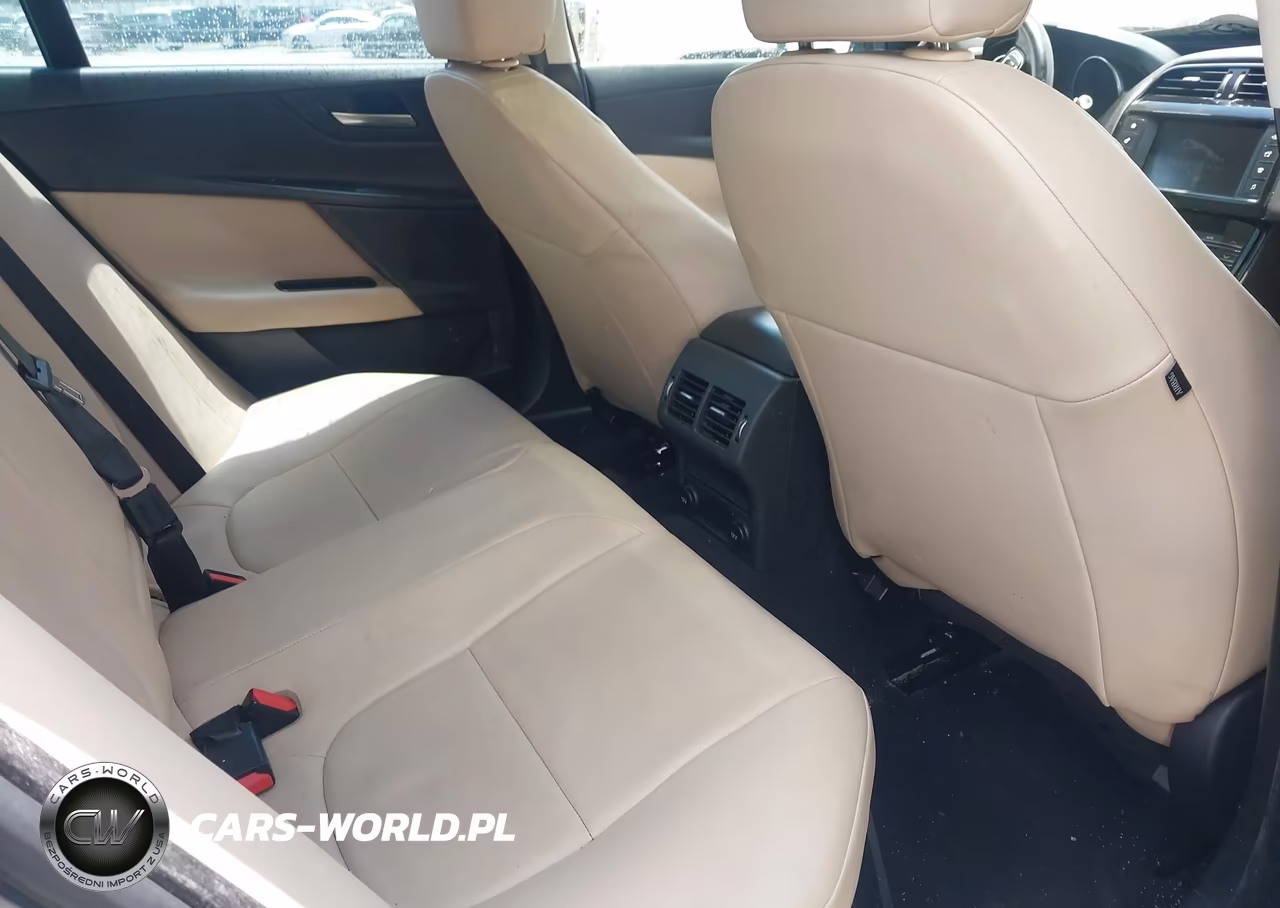 2017 Jaguar Xe 25T Premium VIN:SAJAD4BG4HA950461 - 8