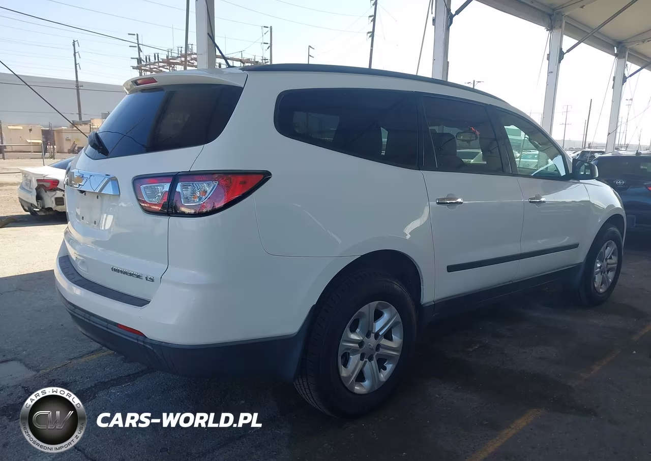 2014 Chevrolet Traverse Ls VIN:1GNKRFKD5EJ334650 - 4