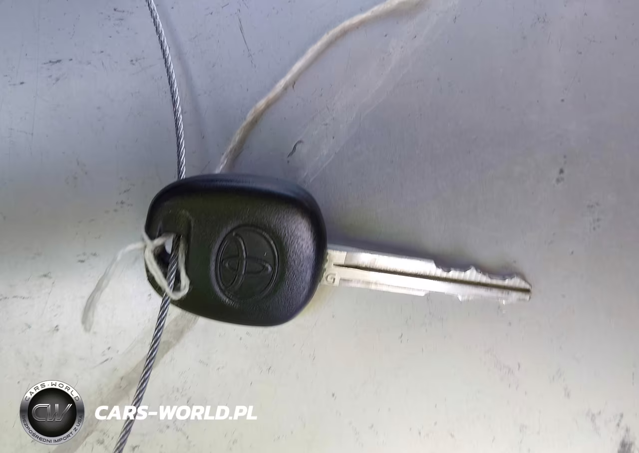 2015 Toyota Tacoma Base V6 VIN:3TMLU4EN0FM189784 - 11