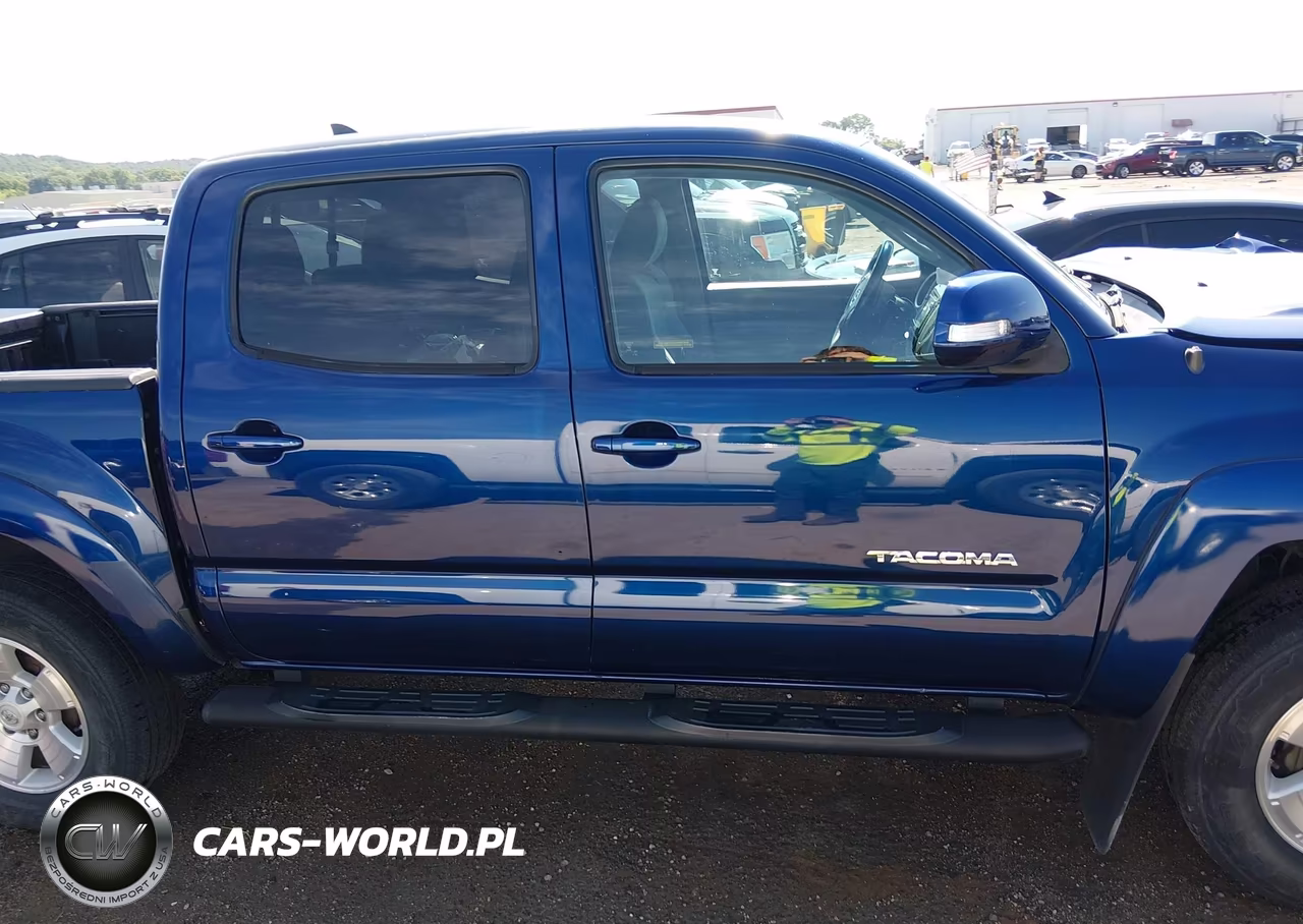 2015 Toyota Tacoma Base V6 VIN:3TMLU4EN0FM189784 - 14