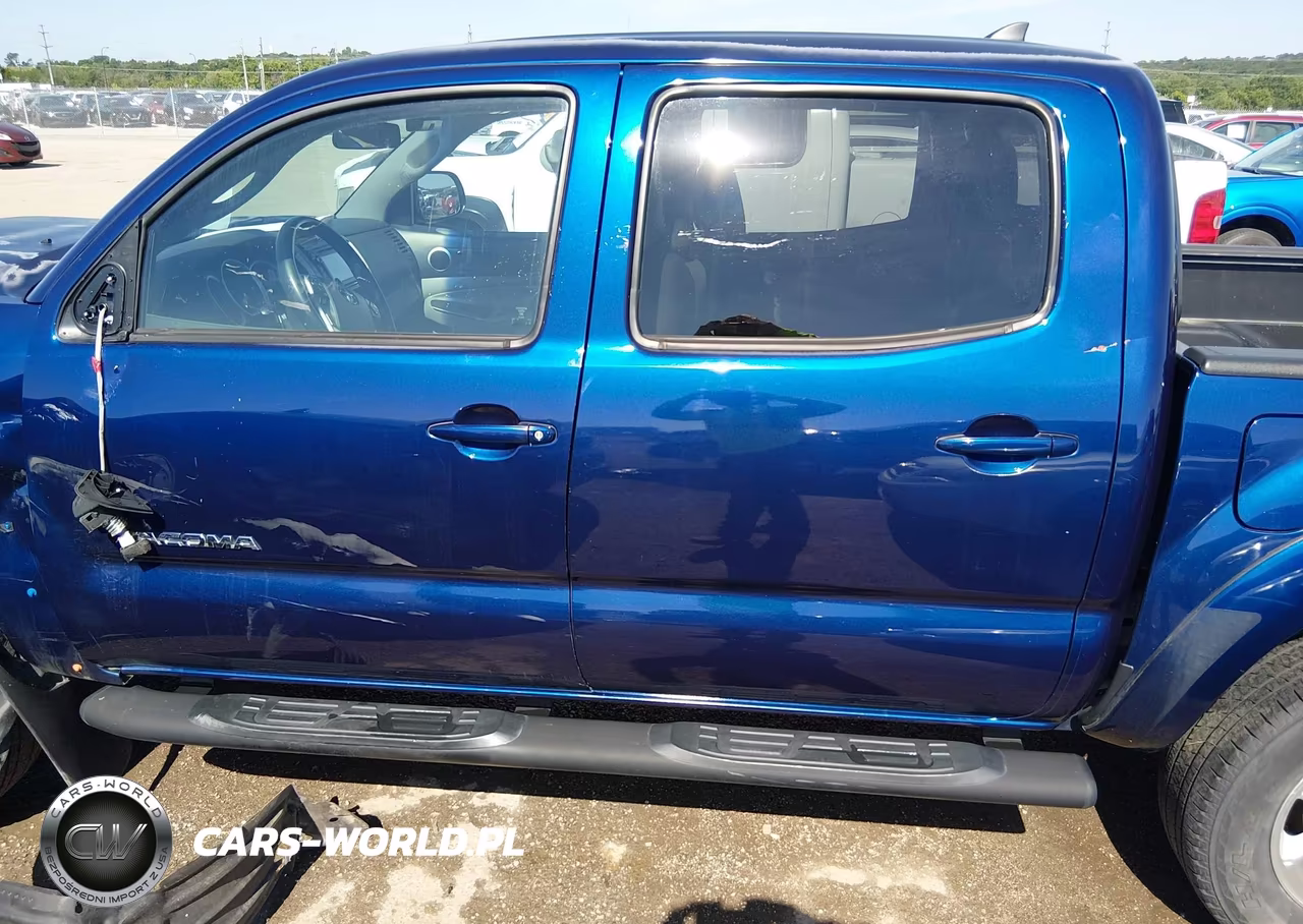 2015 Toyota Tacoma Base V6 VIN:3TMLU4EN0FM189784 - 15