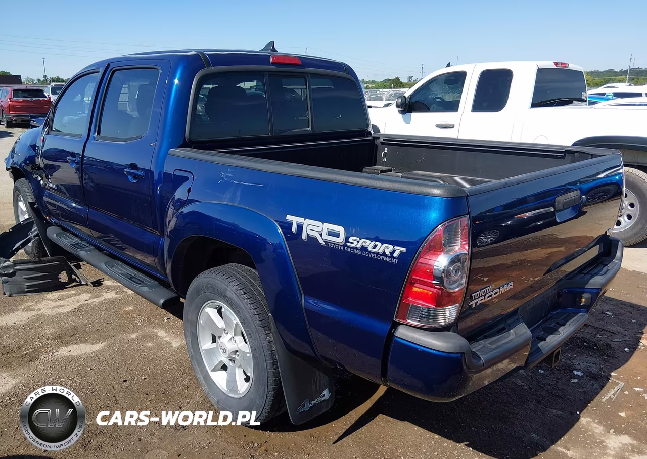 2015 Toyota Tacoma Base V6 VIN:3TMLU4EN0FM189784 - 3