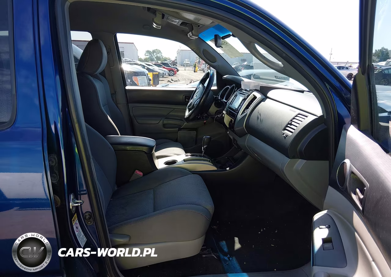 2015 Toyota Tacoma Base V6 VIN:3TMLU4EN0FM189784 - 5