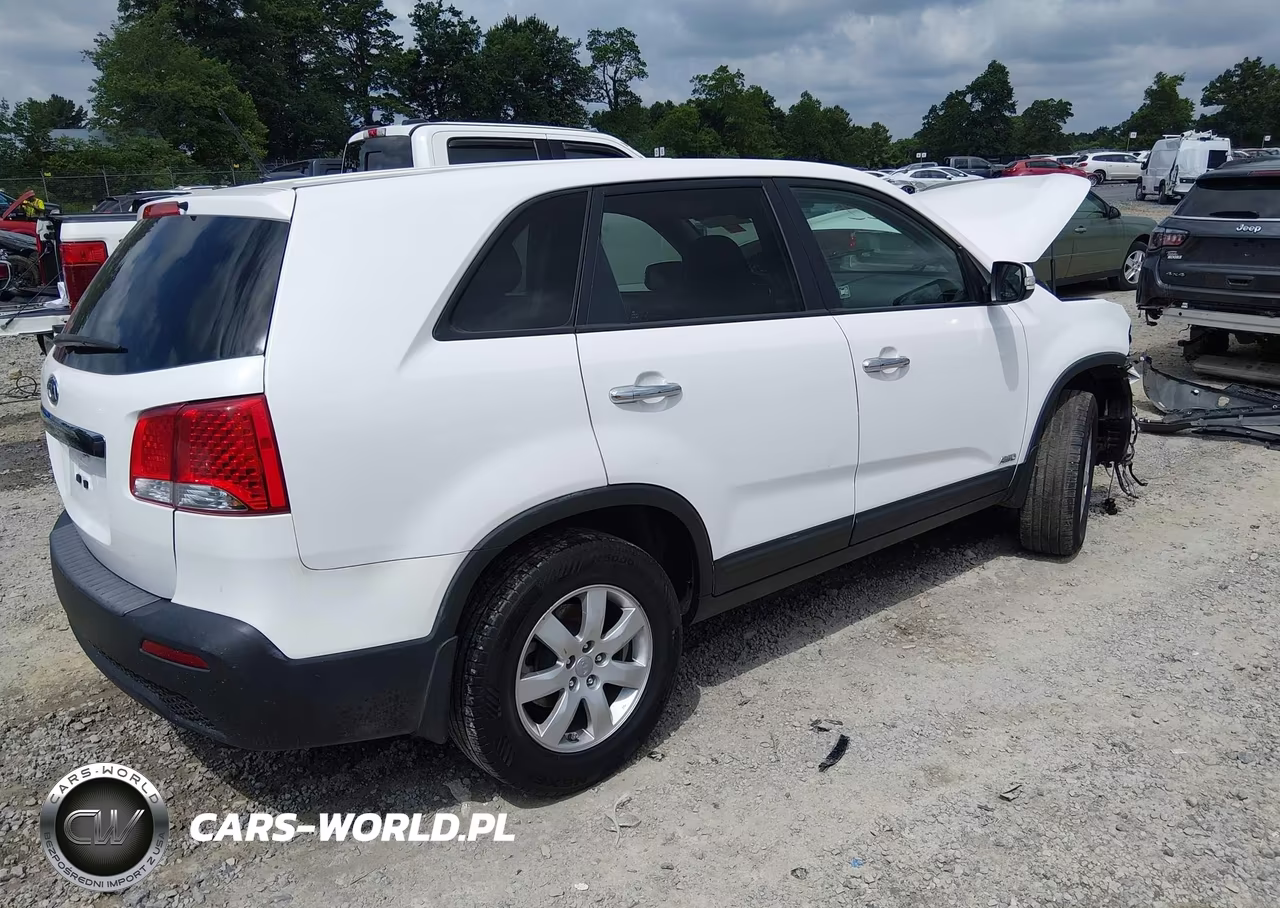 2012 Kia Sorento Lx VIN:5XYKTCA65CG307845 - 4
