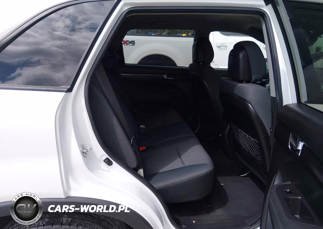 2012 Kia Sorento Lx VIN:5XYKTCA65CG307845 - 8