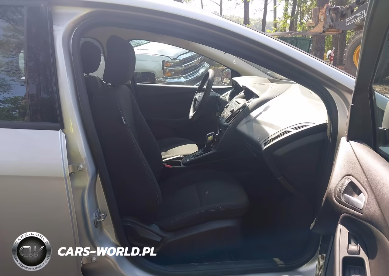 2015 Ford Focus Se VIN:1FADP3F26FL282973 - 5
