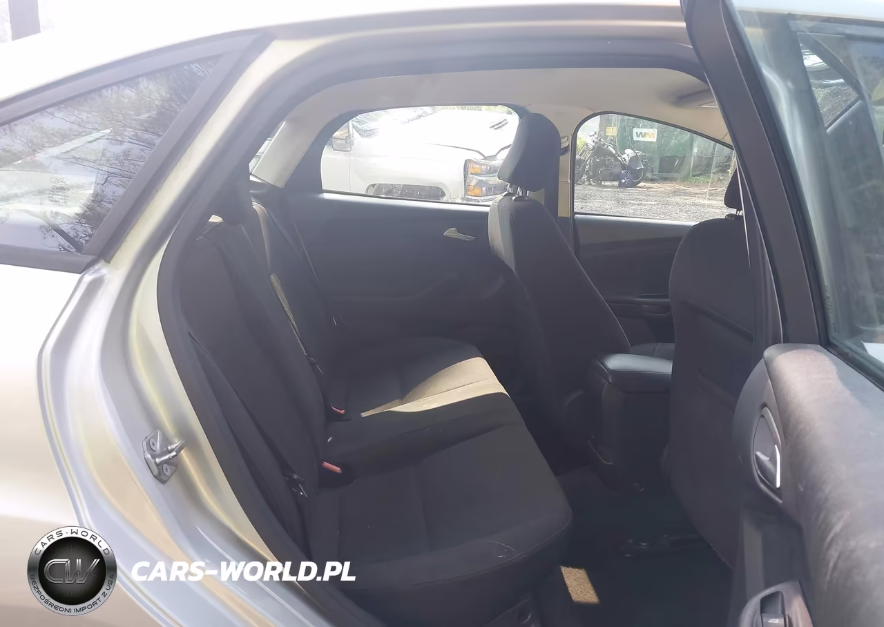 2015 Ford Focus Se VIN:1FADP3F26FL282973 - 8