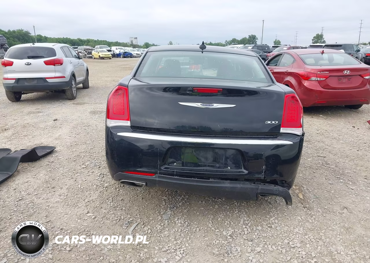 2019 Chrysler 300 Limited VIN:2C3CCAEG8KH698098 - 17