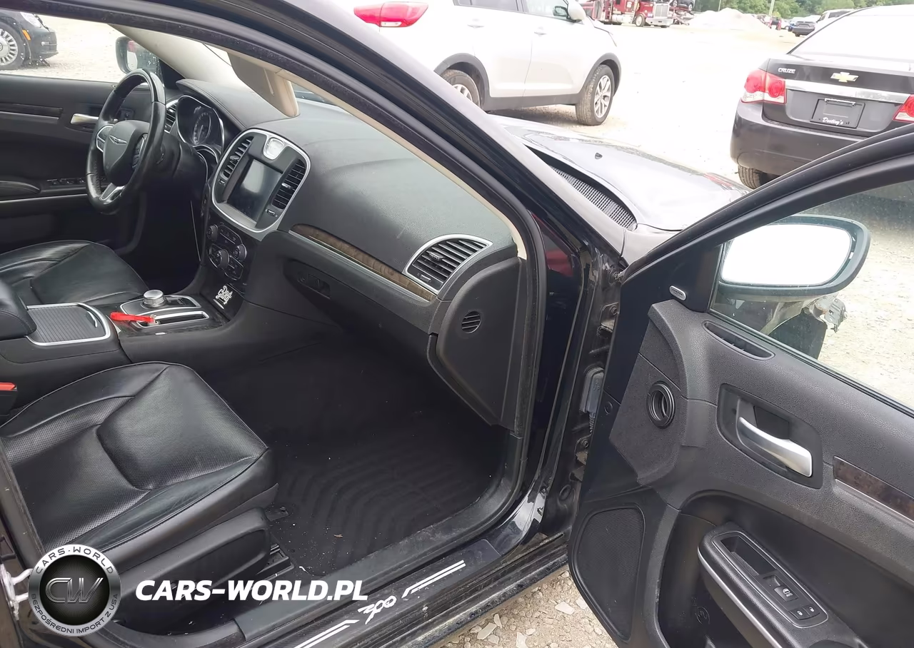 2019 Chrysler 300 Limited VIN:2C3CCAEG8KH698098 - 5