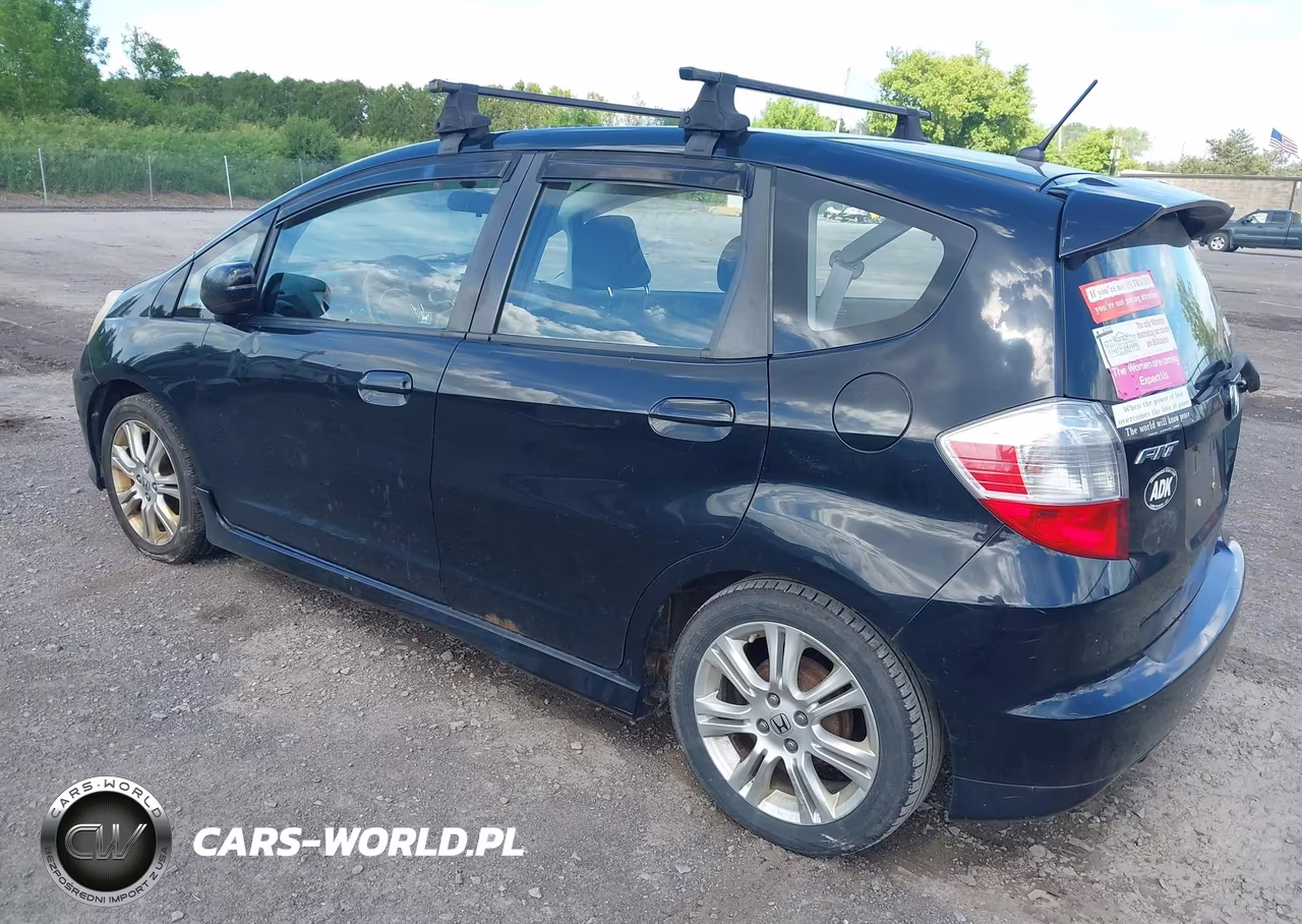2010 Honda Fit Sport VIN:JHMGE8H44AC022670 - 3