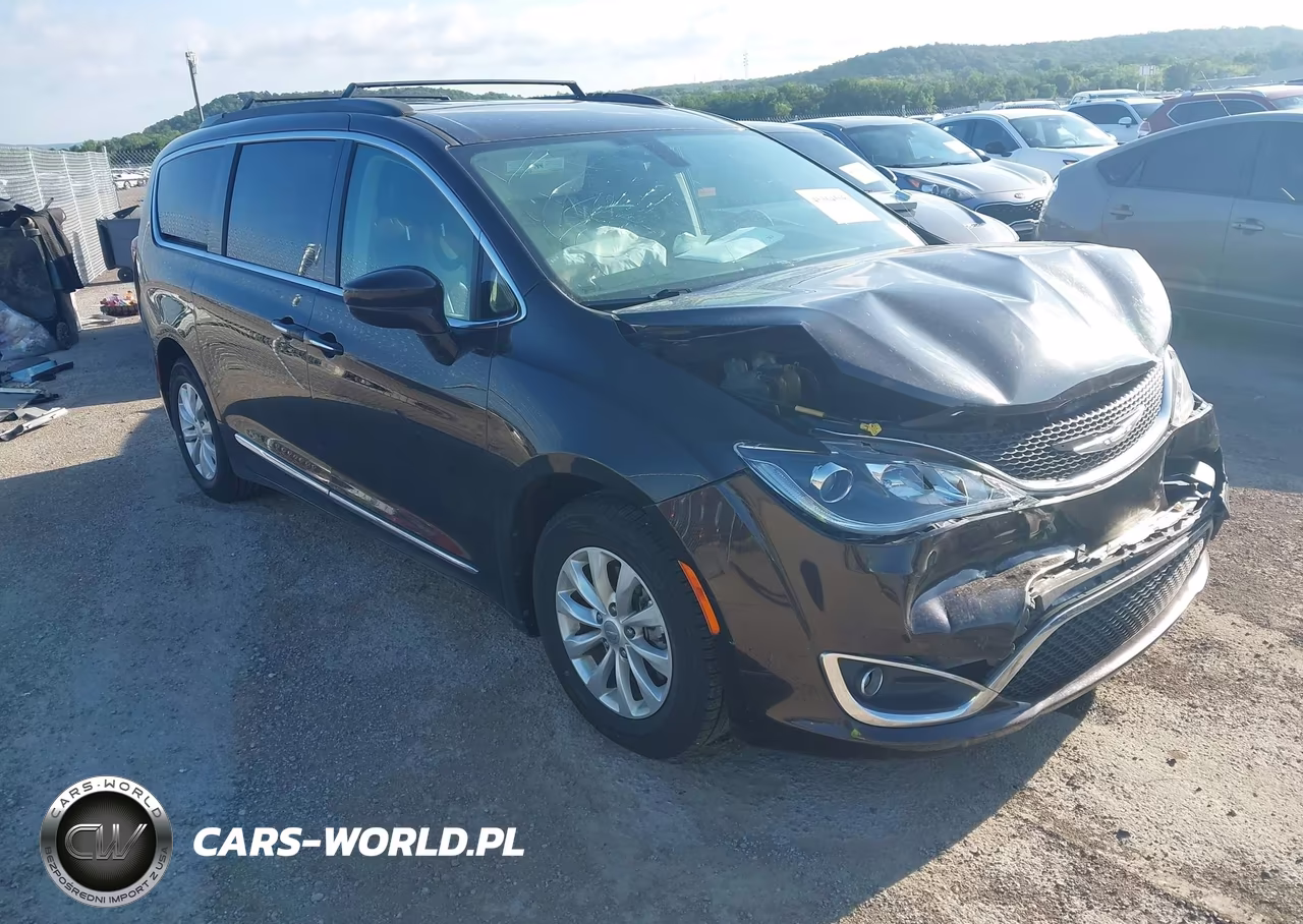 2017 Chrysler Pacifica Touring-L – zdjęcie 1 z 16