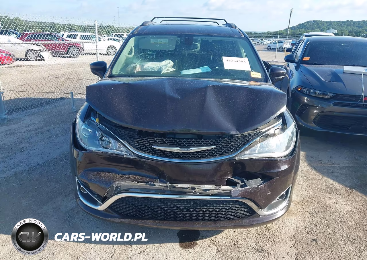 2017 Chrysler Pacifica Touring-L VIN:2C4RC1BG2HR644910 - 12