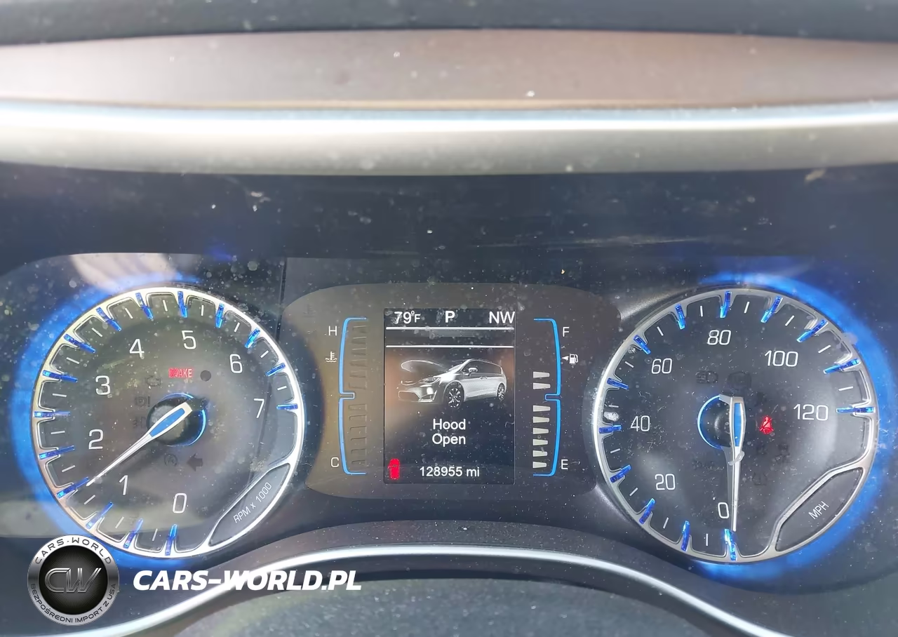 2017 Chrysler Pacifica Touring-L VIN:2C4RC1BG2HR644910 - 7