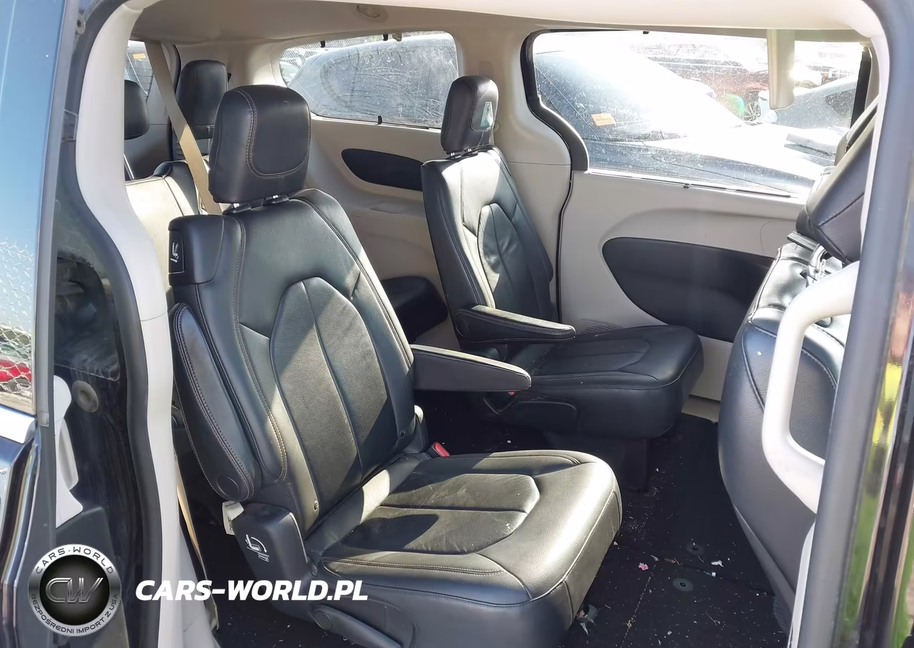 2017 Chrysler Pacifica Touring-L VIN:2C4RC1BG2HR644910 - 8