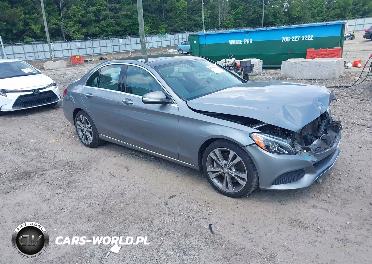 2015 Mercedes-Benz C 300 – zdjęcie 1 z 18