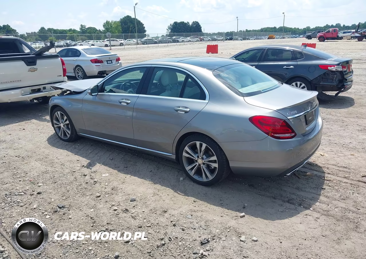 2015 Mercedes-Benz C 300 VIN:55SWF4JB4FU083246 - 3