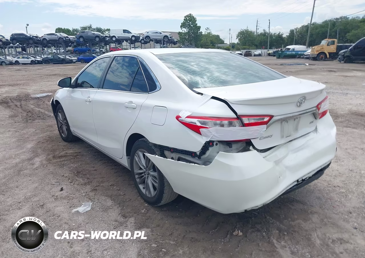 2017 Toyota Camry Se VIN:4T1BF1FK5HU328679 - 3