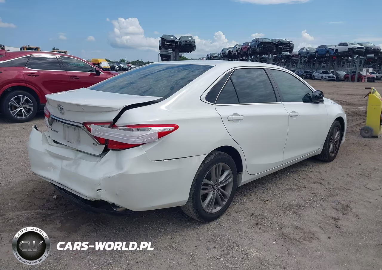 2017 Toyota Camry Se VIN:4T1BF1FK5HU328679 - 4