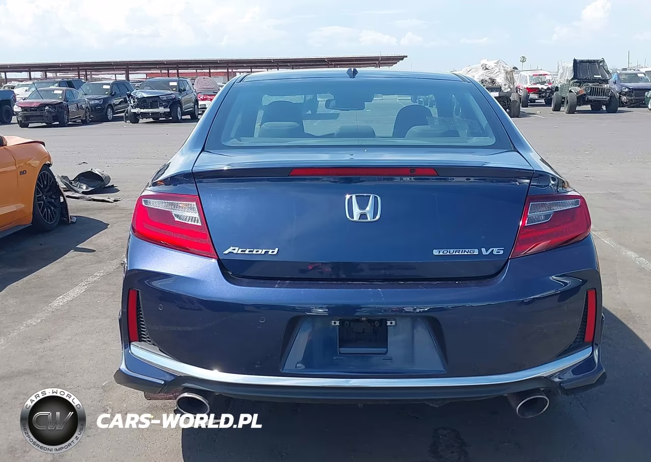 2017 Honda Accord Touring V6 VIN:1HGCT2B0XHA001144 - 16
