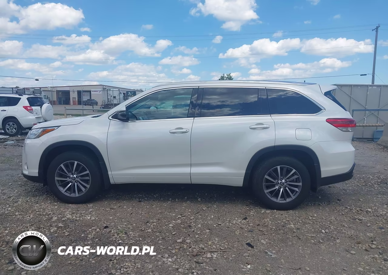 2017 Toyota Highlander Xle VIN:5TDJZRFH4HS521856 - 14