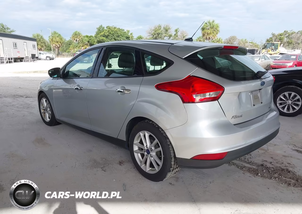2016 Ford Focus Se VIN:1FADP3K28GL283498 - 3