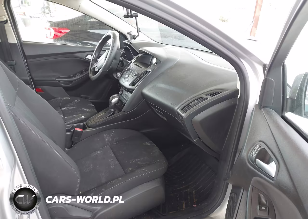2016 Ford Focus Se VIN:1FADP3K28GL283498 - 5