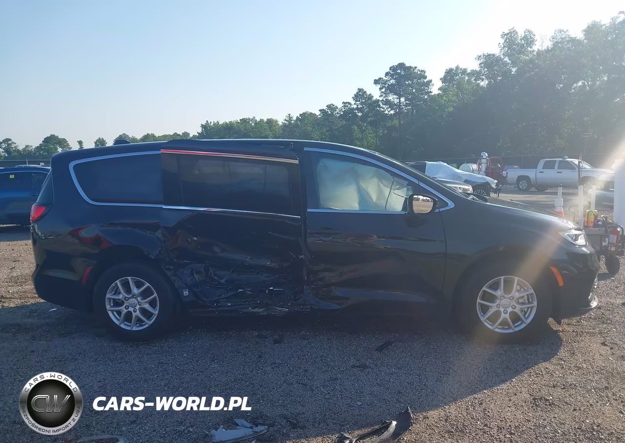 2026 Chrysler Pacifica Select VIN:2C4RC1BG7TR153130 - 14