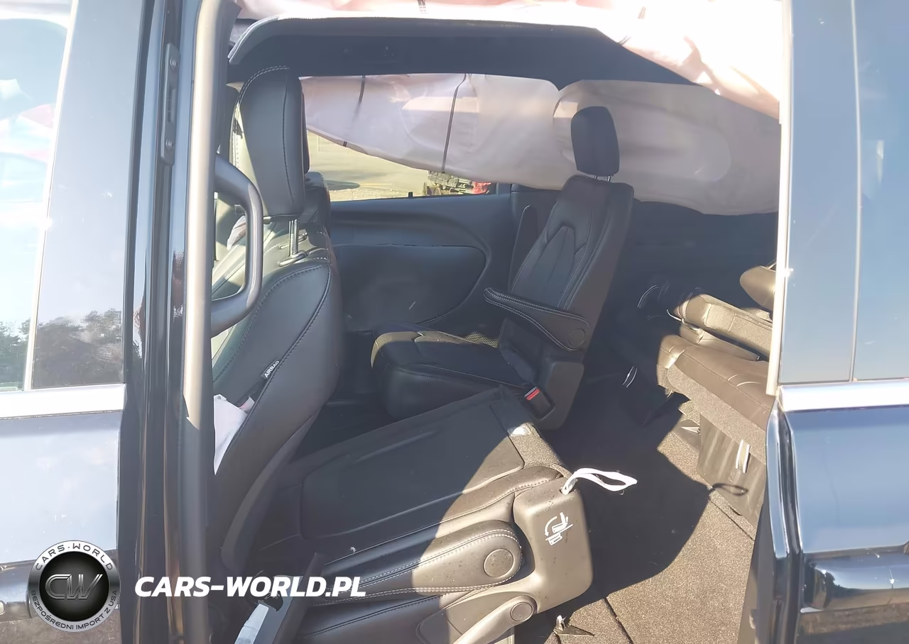 2026 Chrysler Pacifica Select VIN:2C4RC1BG7TR153130 - 8