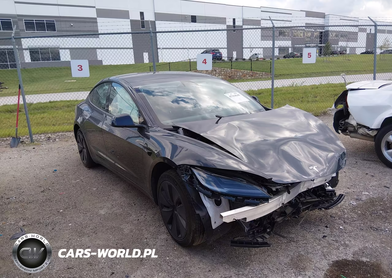 2025 Tesla Model 3 Long Range Rear-Wheel Drive-Standard Rear-Wheel Drive – zdjęcie 1 z 10