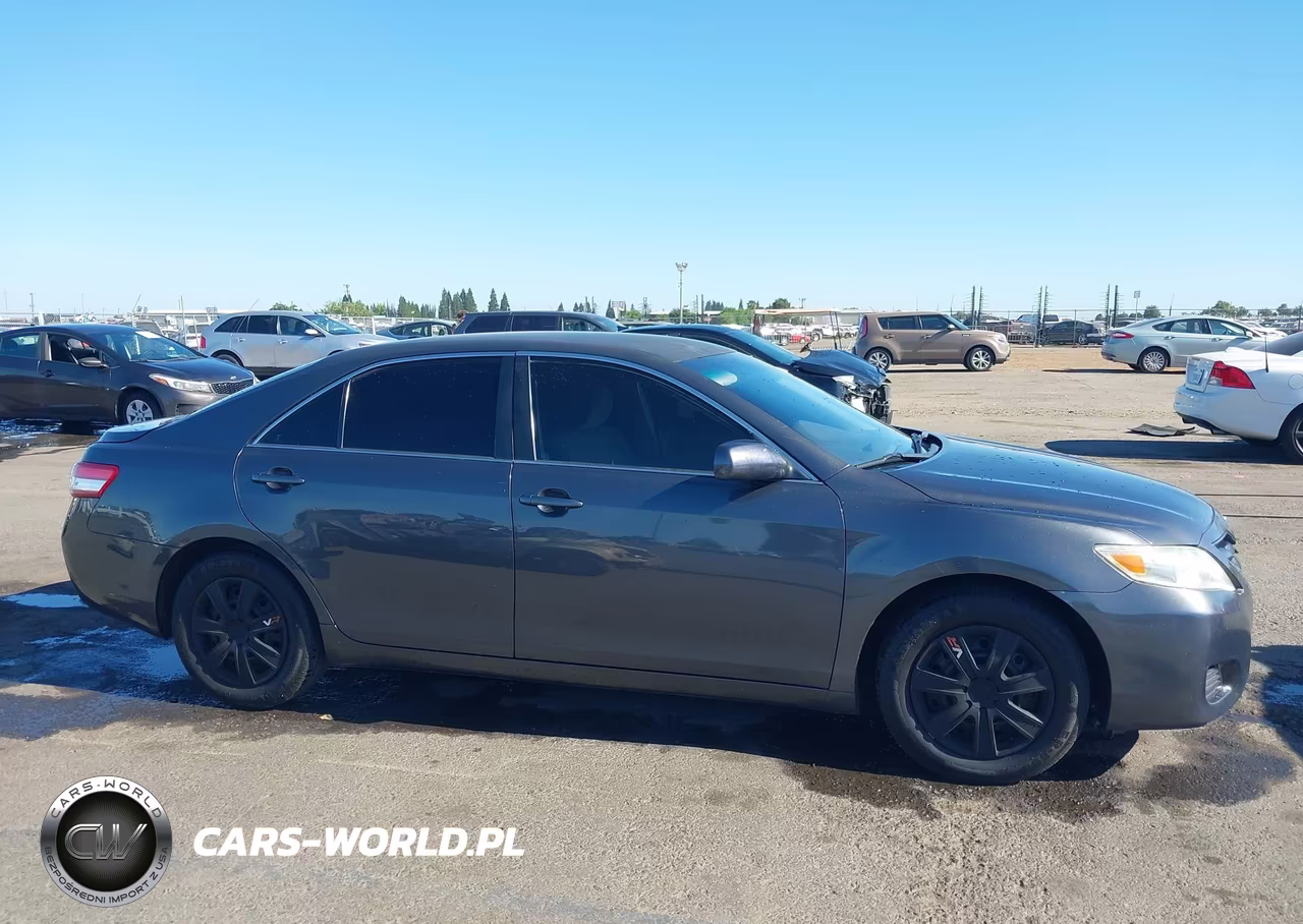 2011 Toyota Camry Le VIN:4T1BF3EKXBU170618 - 13