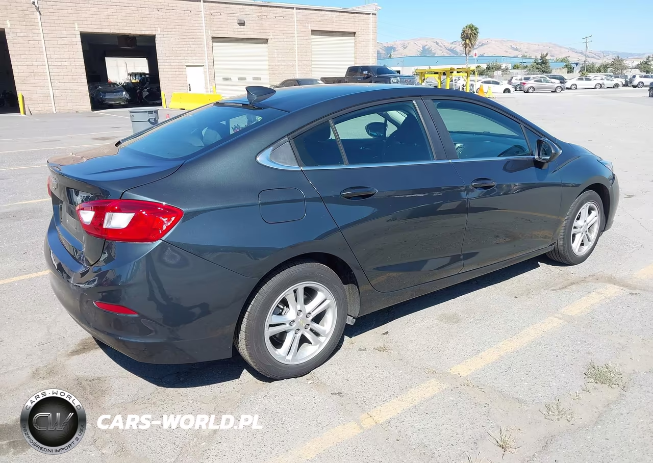 2017 Chevrolet Cruze Lt Auto VIN:1G1BE5SM7H7225552 - 4