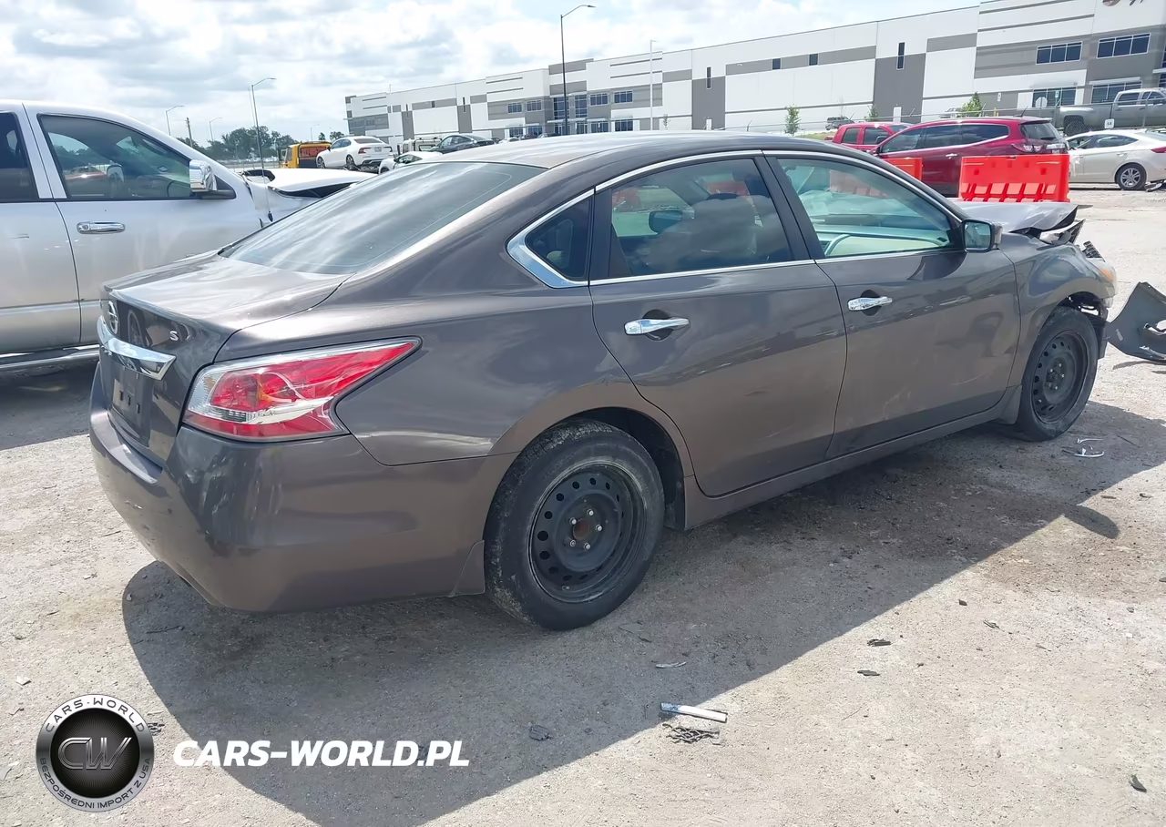 2015 Nissan Altima 2.5 S VIN:1N4AL3AP4FN904122 - 4