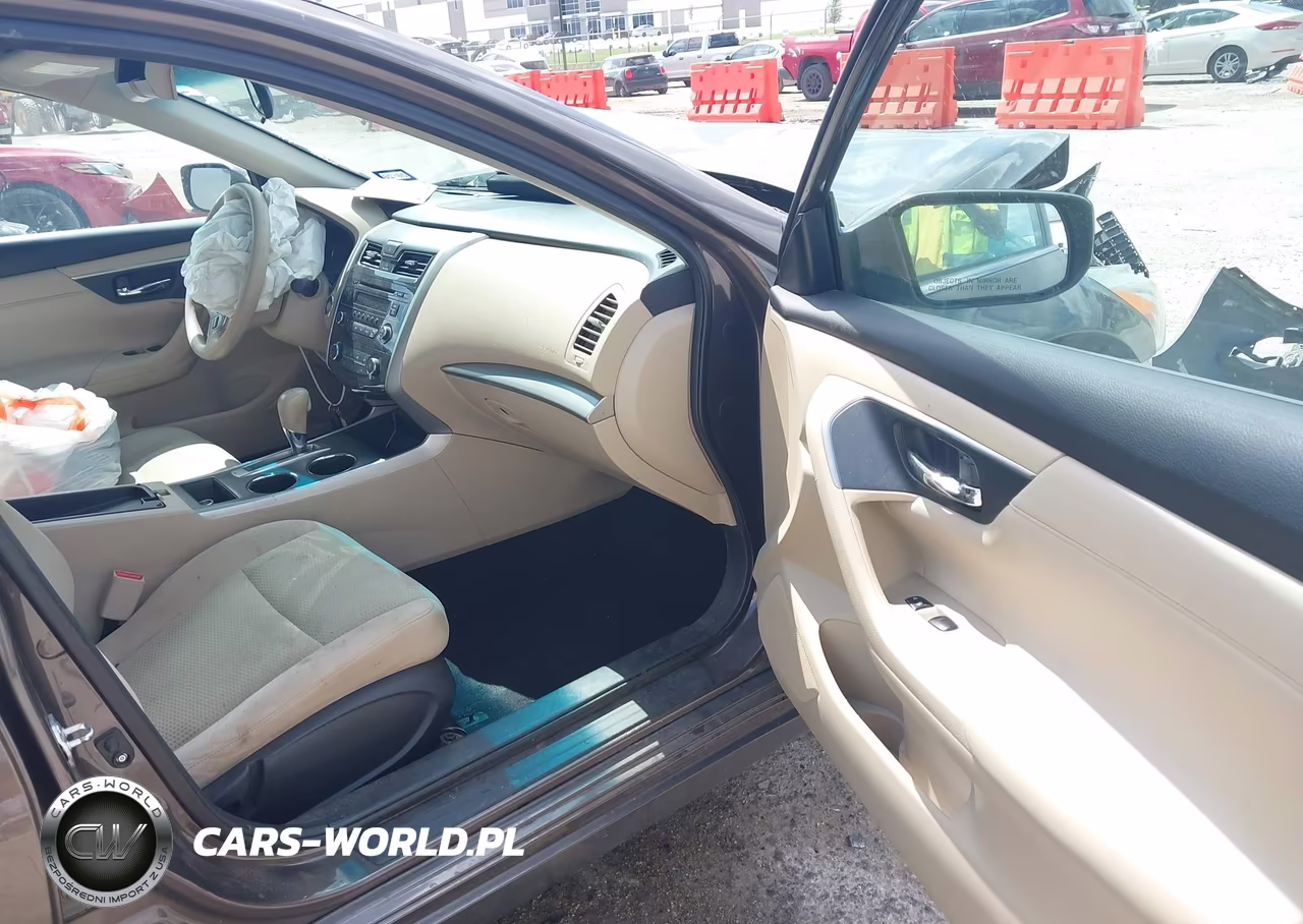 2015 Nissan Altima 2.5 S VIN:1N4AL3AP4FN904122 - 5