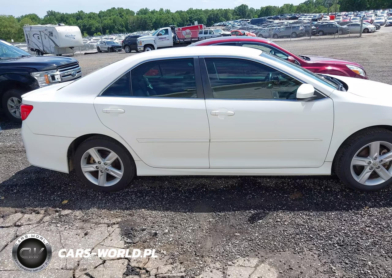 2013 Toyota Camry Se VIN:4T1BF1FK6DU654372 - 14