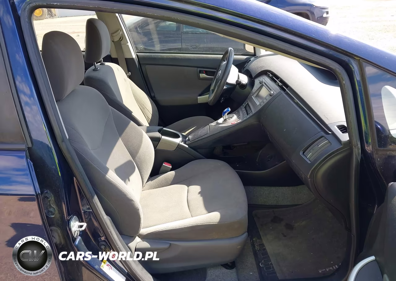 2015 Toyota Prius Two VIN:JTDKN3DU3F0442305 - 5