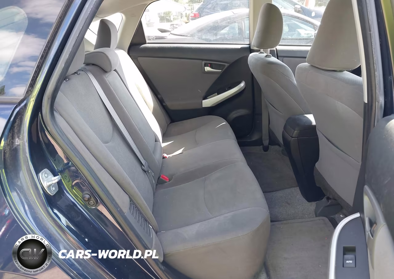 2015 Toyota Prius Two VIN:JTDKN3DU3F0442305 - 8