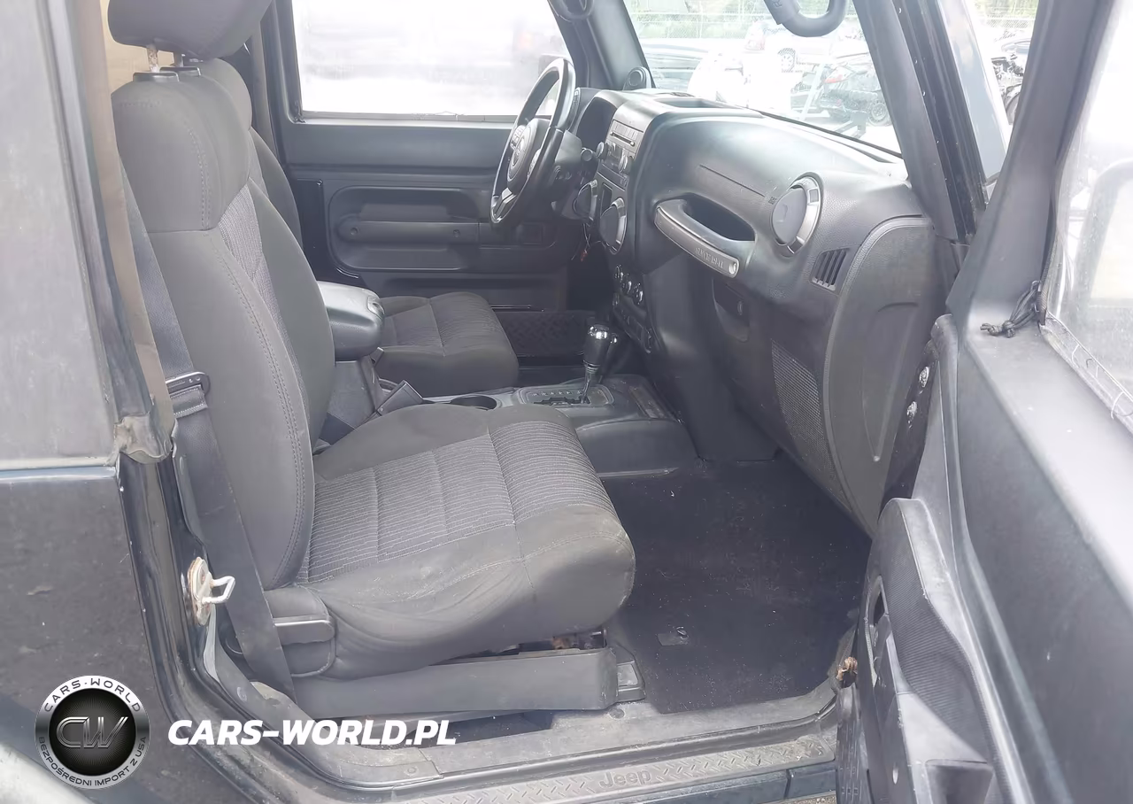 2011 Jeep Wrangler Sport VIN:1J4AA2D16BL620430 - 5