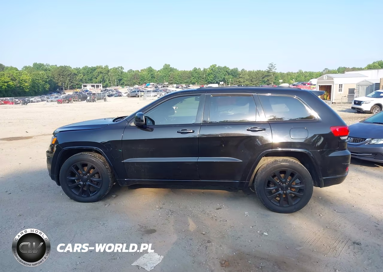 2017 Jeep Grand Cherokee Altitude 4X4 VIN:1C4RJFAG6HC815302 - 14