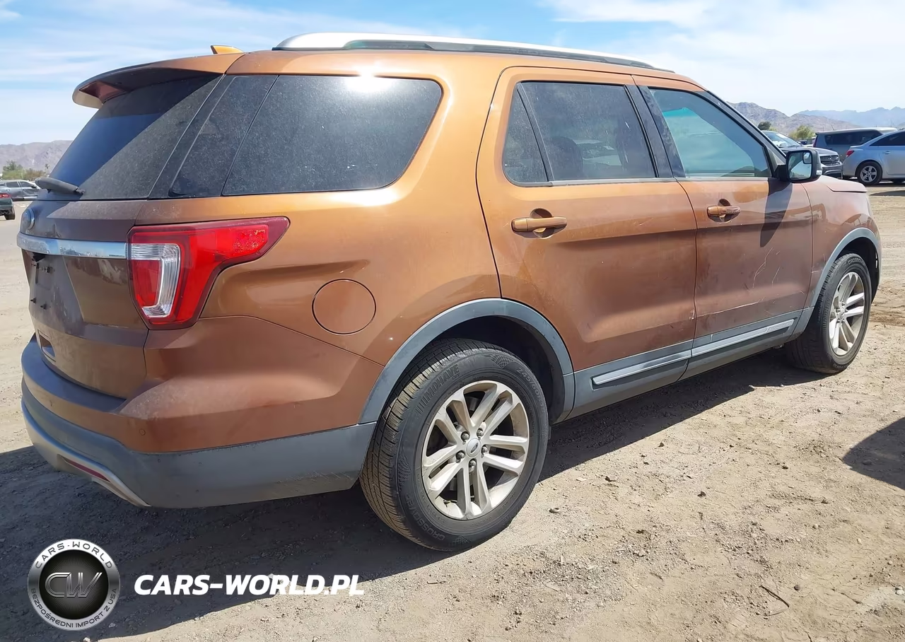 2017 Ford Explorer Xlt VIN:1FM5K7D83HGA69949 - 4