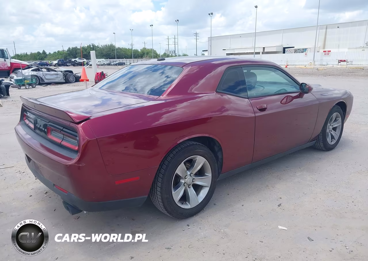 2018 Dodge Challenger Sxt VIN:2C3CDZAG8JH325188 - 4