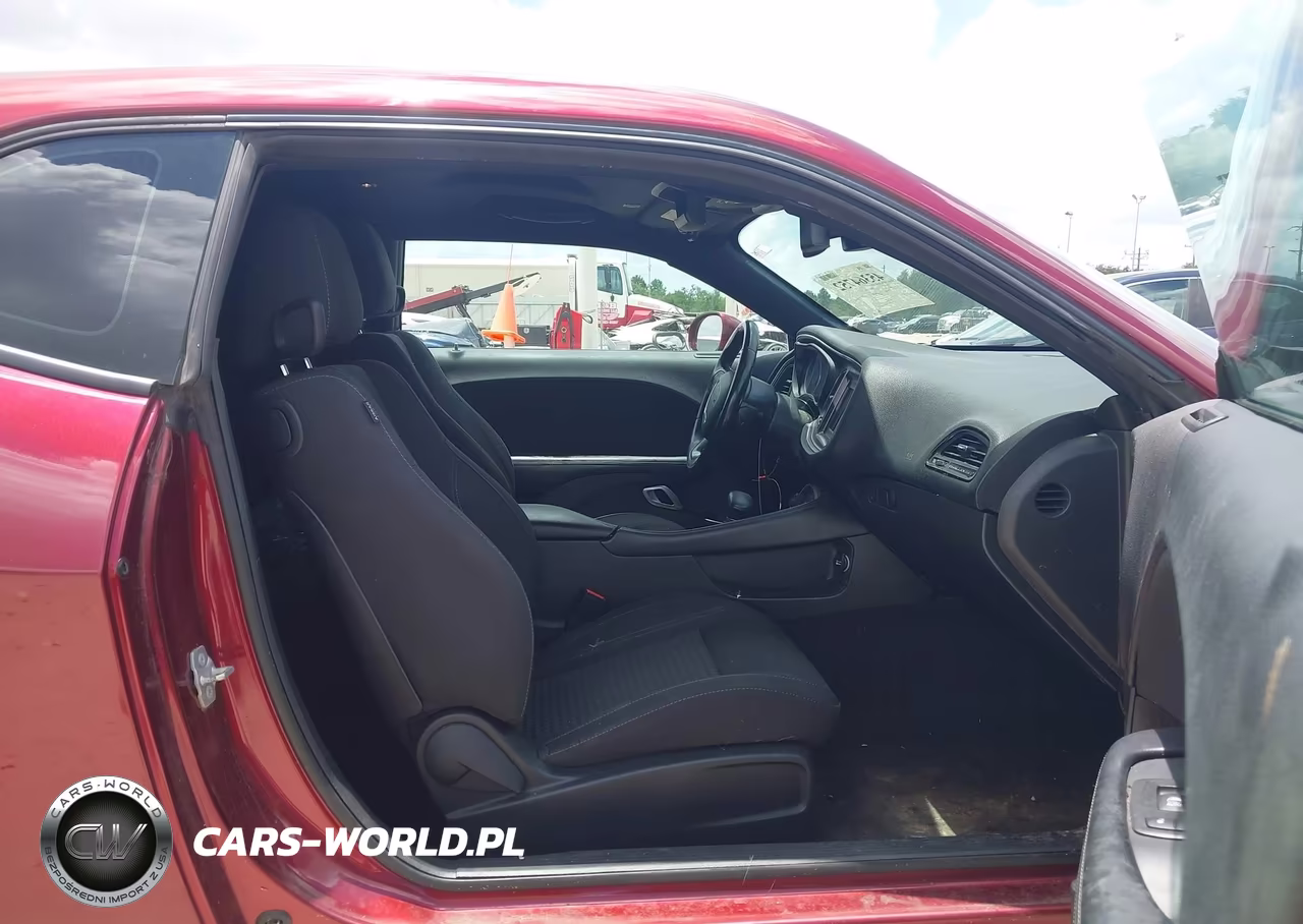 2018 Dodge Challenger Sxt VIN:2C3CDZAG8JH325188 - 5