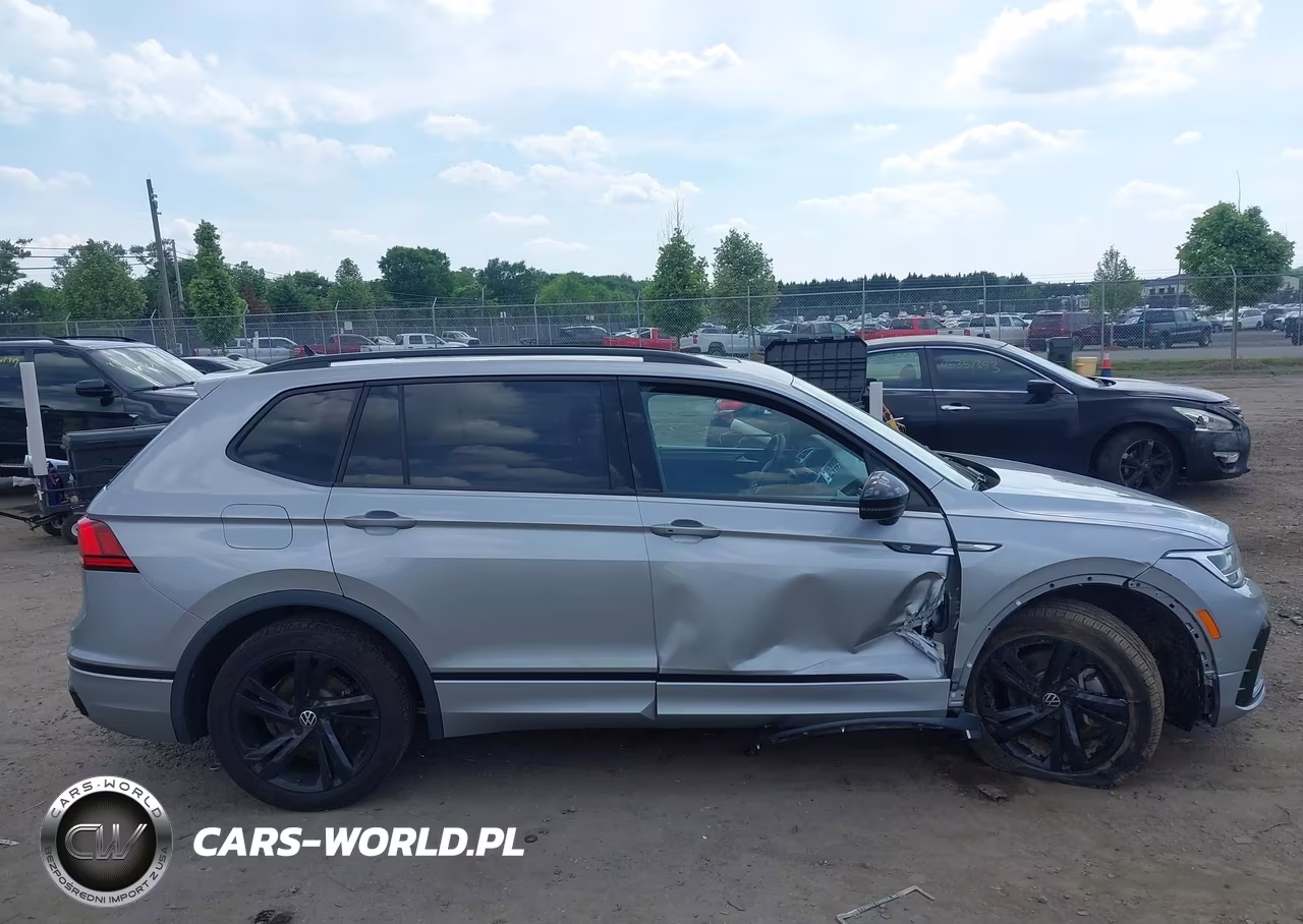 2023 Volkswagen Tiguan 2.0T Se R-Line Black VIN:3VVCB7AX1PM078128 - 13