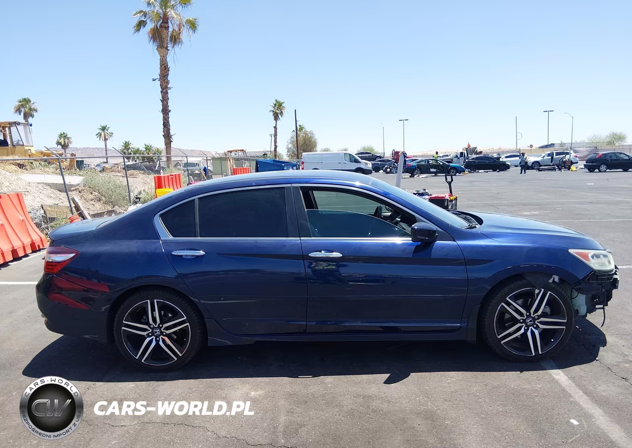 2017 Honda Accord Sport VIN:1HGCR2F61HA065117 - 14