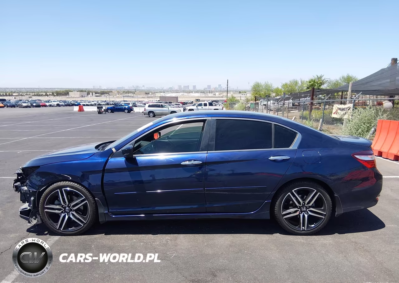 2017 Honda Accord Sport VIN:1HGCR2F61HA065117 - 15