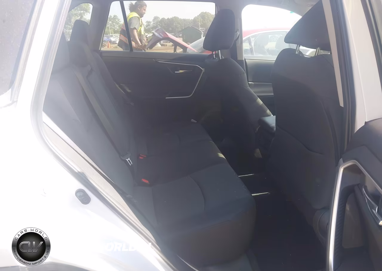 2024 Toyota Rav4 Xle VIN:2T3P1RFV6RW445886 - 8