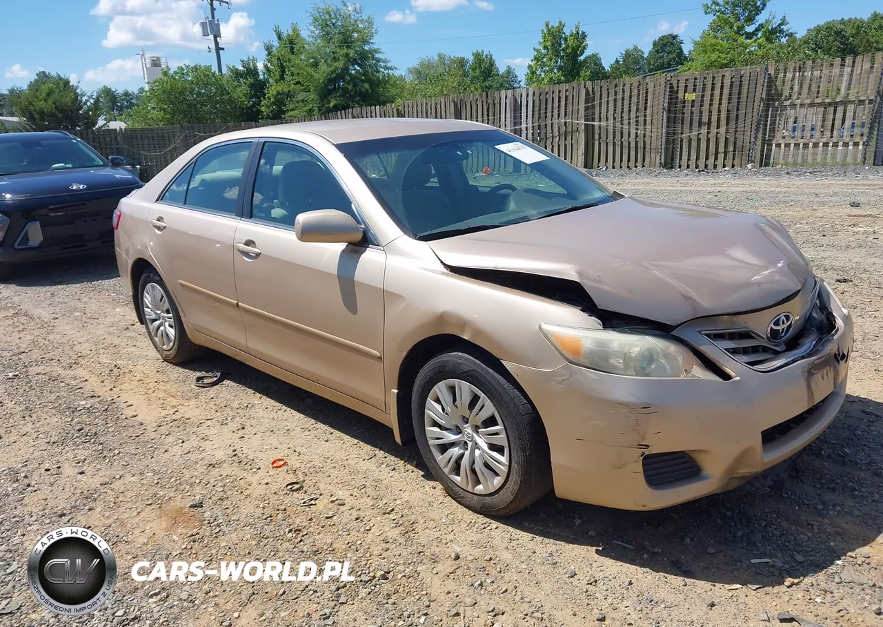 2010 Toyota Camry Le – zdjęcie 1 z 11