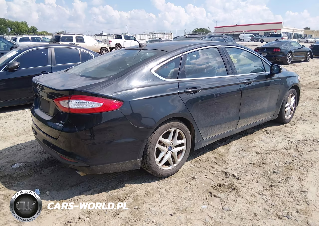 2015 Ford Fusion Se VIN:1FA6P0HD8F5131403 - 4