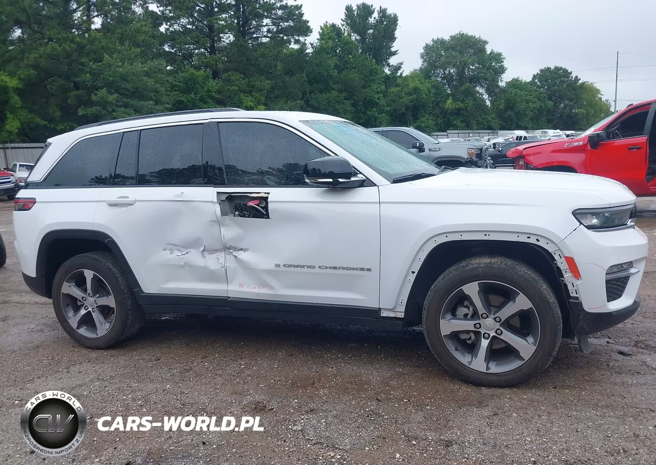 2024 Jeep Grand Cherokee Limited 4X4 VIN:1C4RJHBG9R8558800 - 14