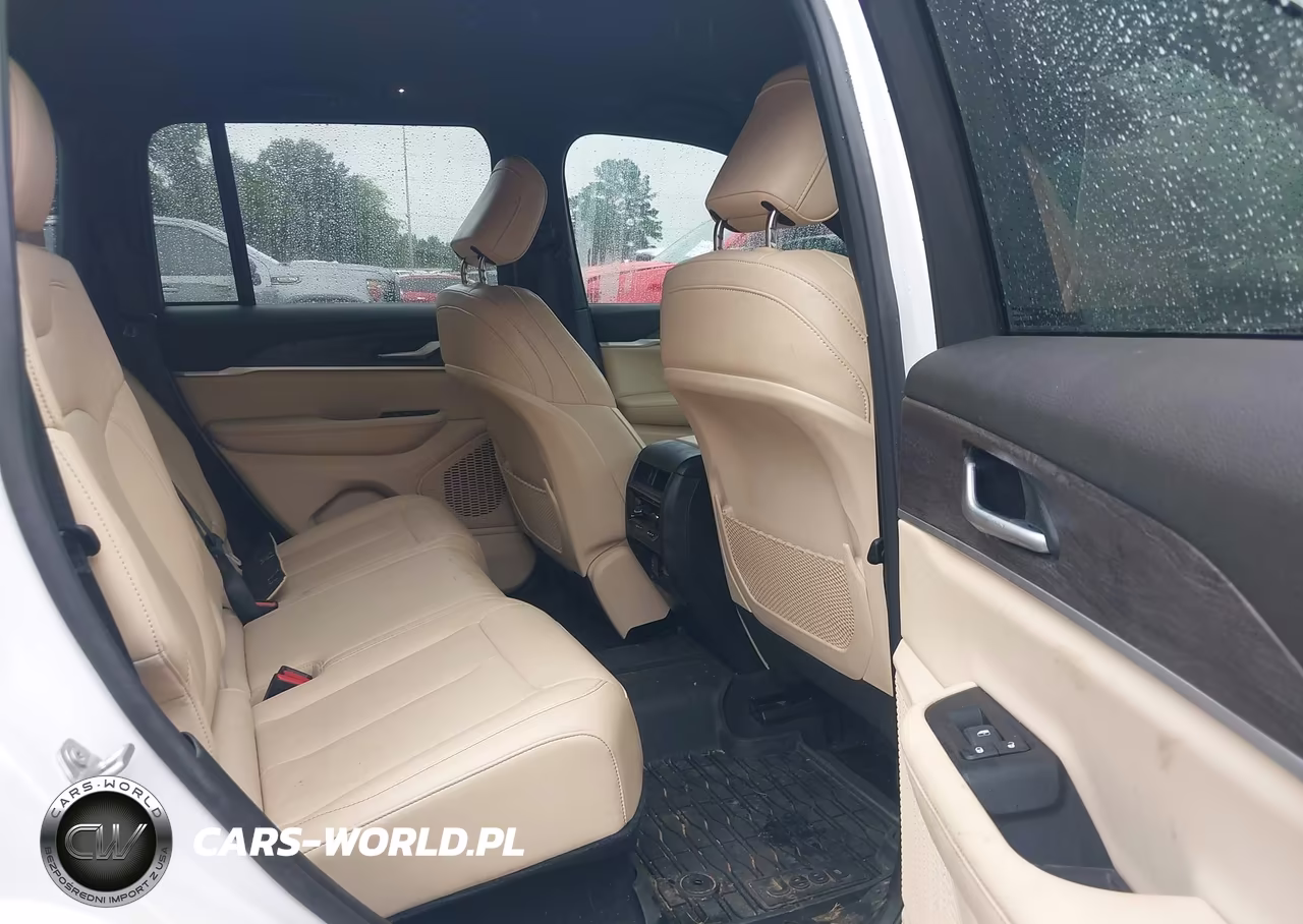 2024 Jeep Grand Cherokee Limited 4X4 VIN:1C4RJHBG9R8558800 - 8