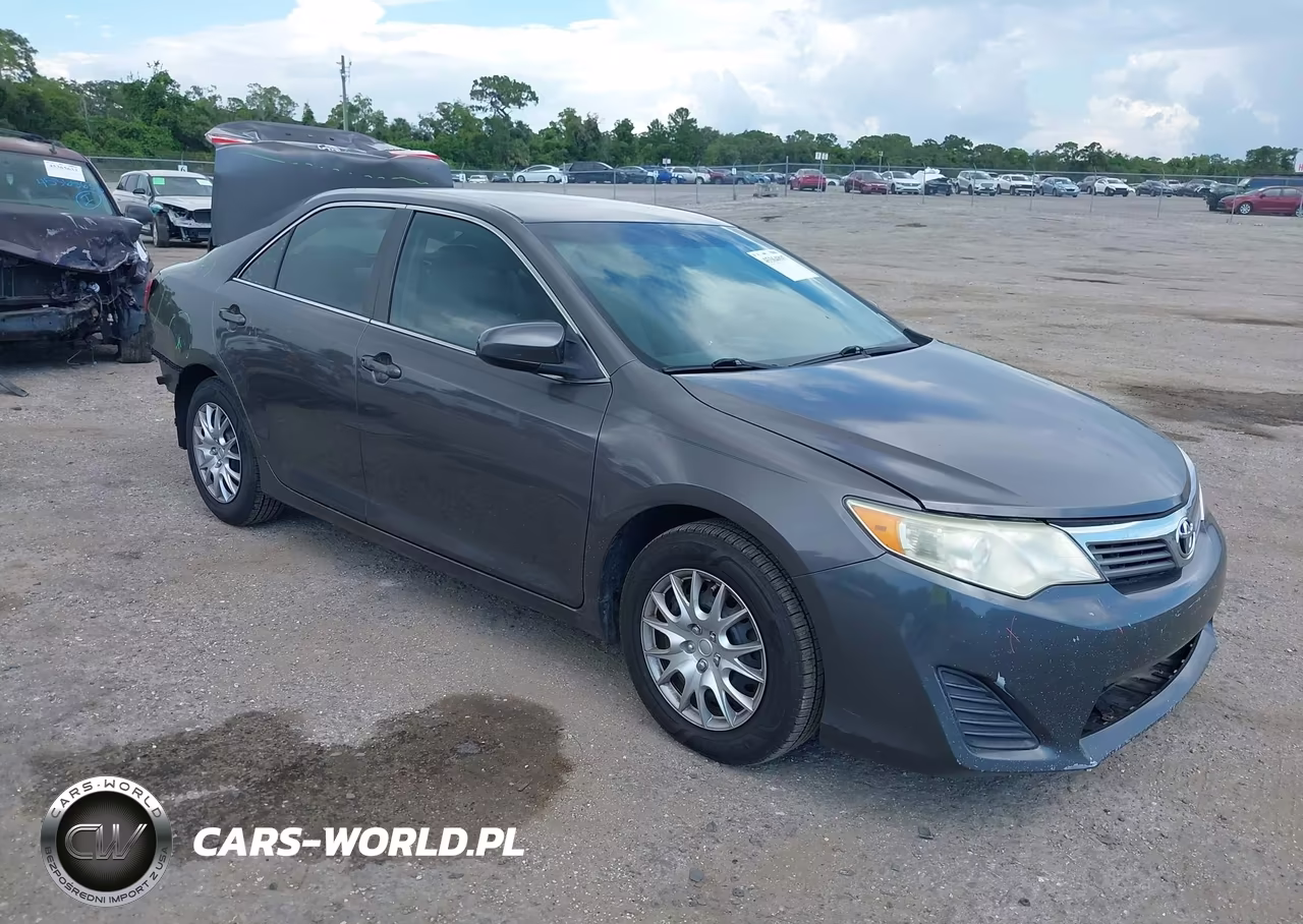 2014 Toyota Camry L – zdjęcie 1 z 16